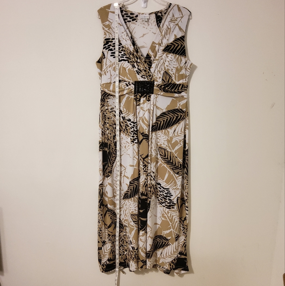 Jacklyn Smith Tan/Black/White Leaf Print Sleeveless Surplice Beaded Maxi Dress - Picture 2 of 7